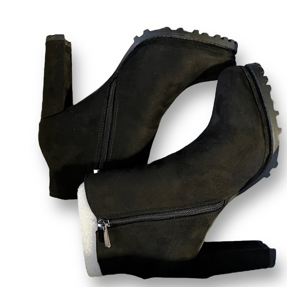 Platform Chunky 4” Block Heel Booties Lug Sole Ankle Side Zip Black Size 10 NWT - Picture 4 of 12